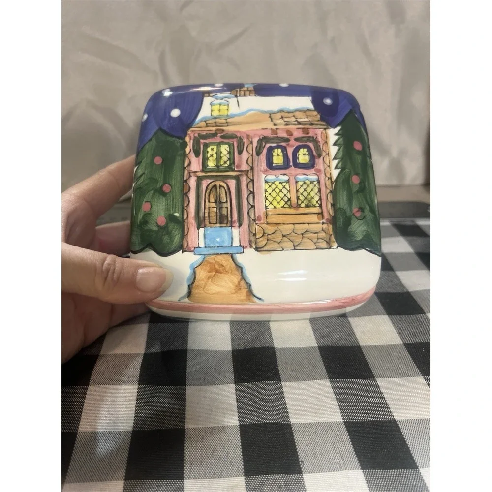 TRINKET BOX WITH COTTAGE AND TREES 4.75 x 4.75 x‎ 2.75 (1244)